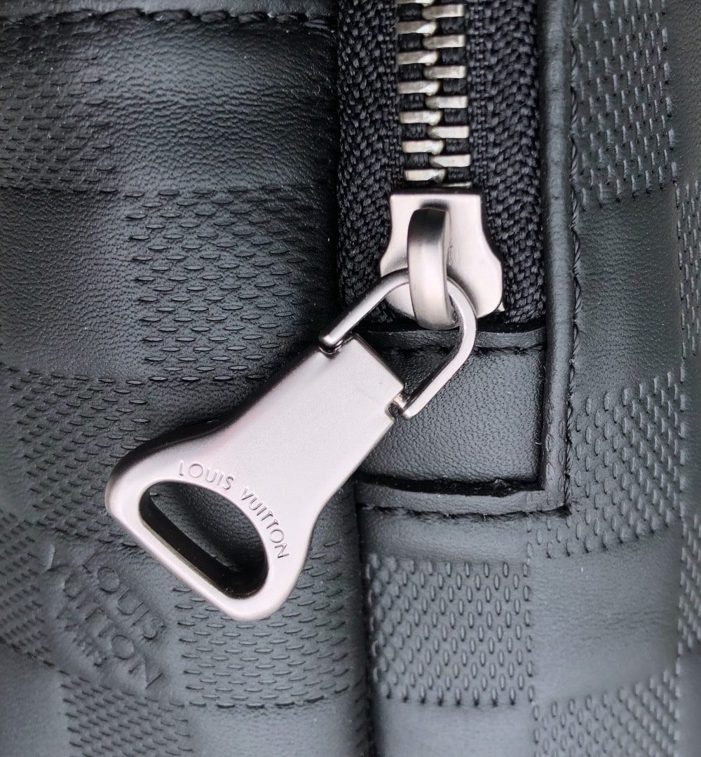 1:1 Replica Louis Vuitton LV Mochila bandolera Avenue Damier Infini Black Unique Bag Unique Bag For Men N41720 - 12in/31cm