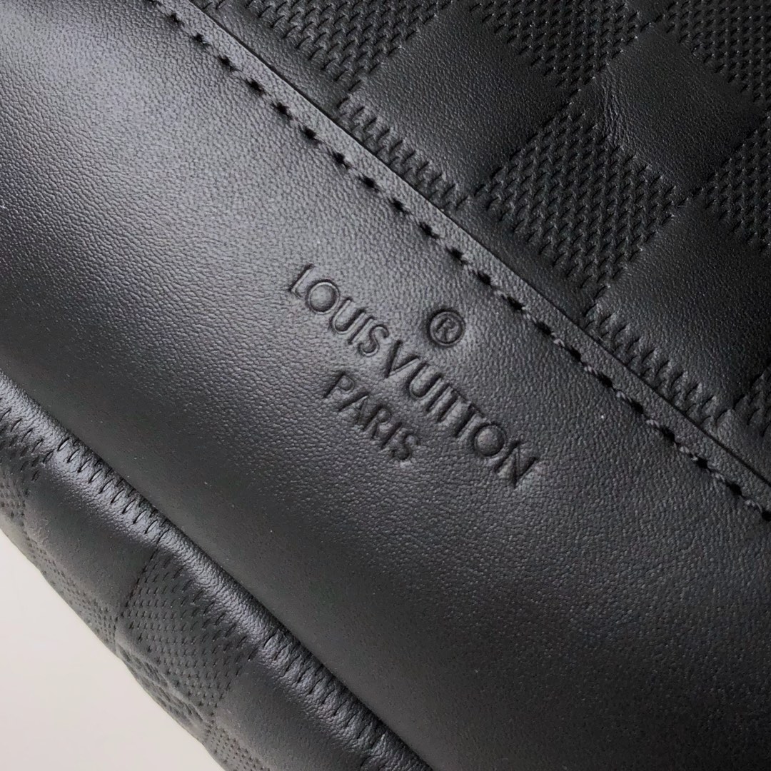 1:1 Replica Louis Vuitton LV Mochila bandolera Avenue Damier Infini Black Unique Bag Unique Bag For Men N41720 - 12in/31cm - Image 4