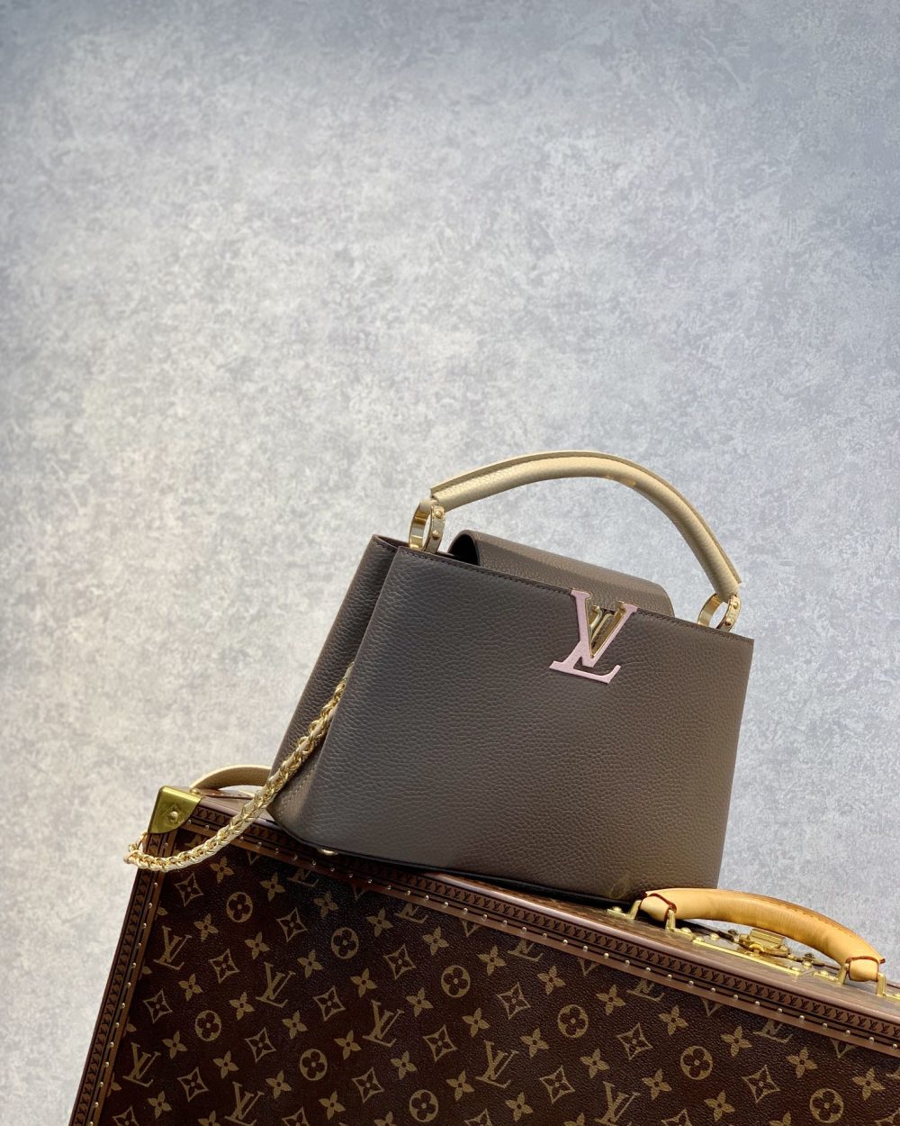 1:1 Replica Louis Vuitton LV Capucines BB Taurillon Smokey Brown Green/ Creme/ Pink Luxury Bag For Women M59516 - 27cm/10.6in