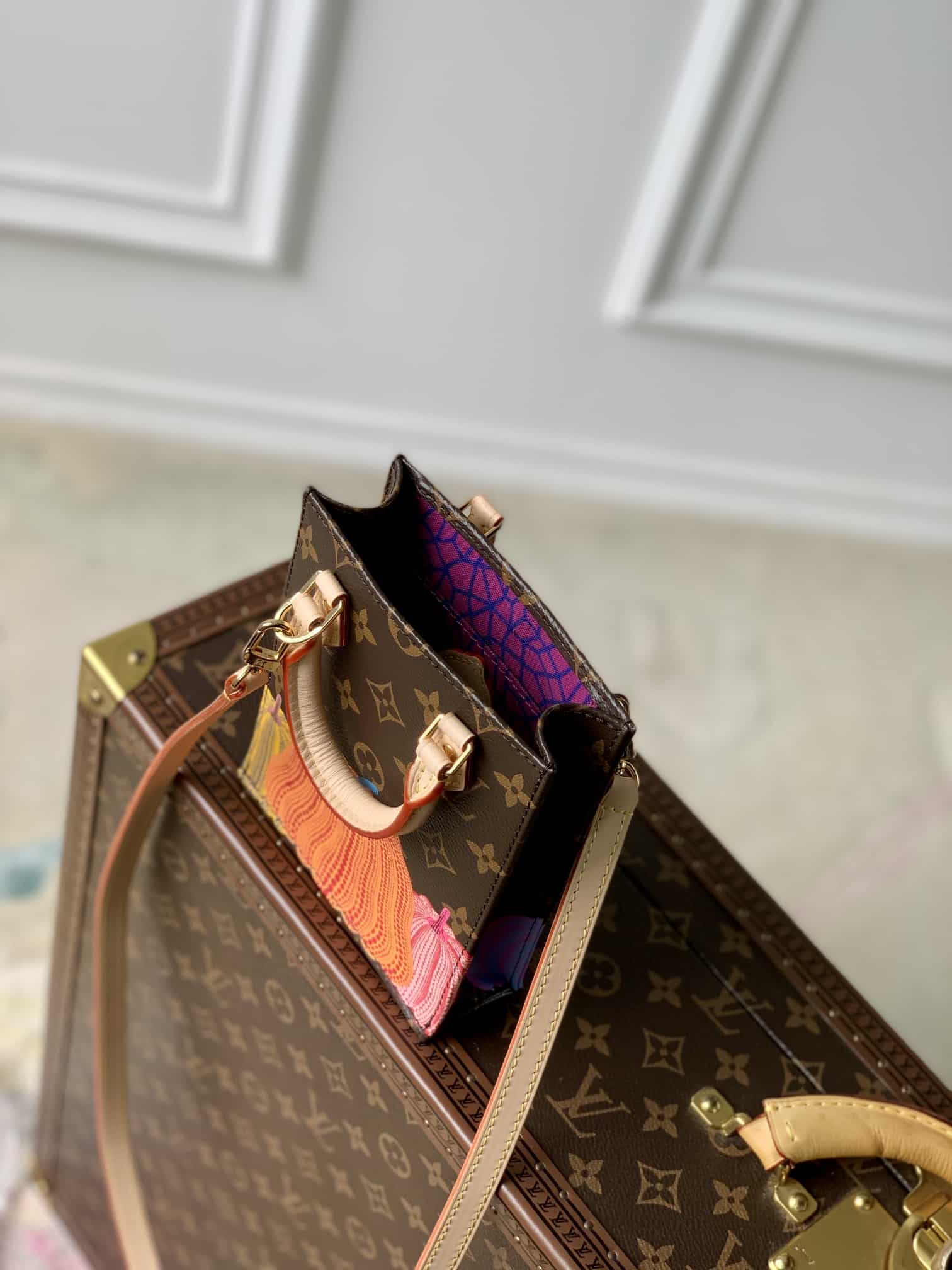 1:1 Replica Louis Vuitton LV LV x YK Petit Sac Plat Captivating Bag For Women M82112 - 5.5n/ 14cm - Image 4