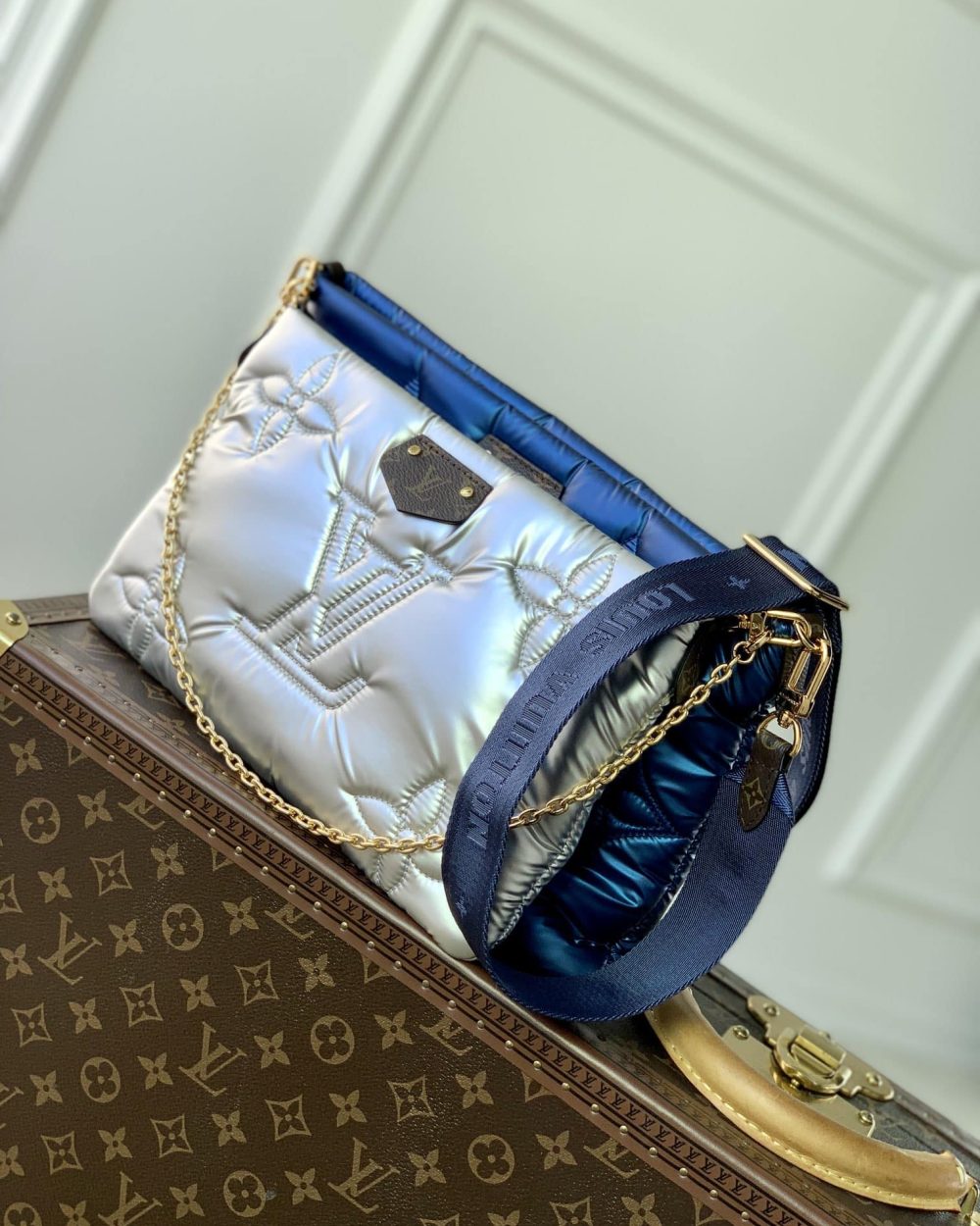 1:1 Replica Louis Vuitton LV Maxi Multi Pochette Accessoires Sliver/ Light Pink Unique Bag For Women‎ 13.4n/34cm M21057