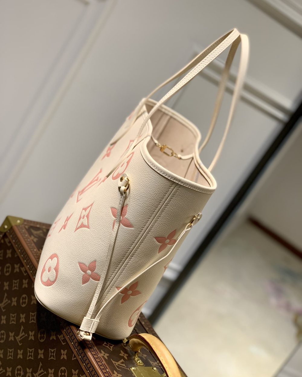 1:1 Replica Louis Vuitton LV Neverfull MM Monogram Empreinte Leather Creme Luxury Bag For Women M21579 - 31cm/ 12.2in