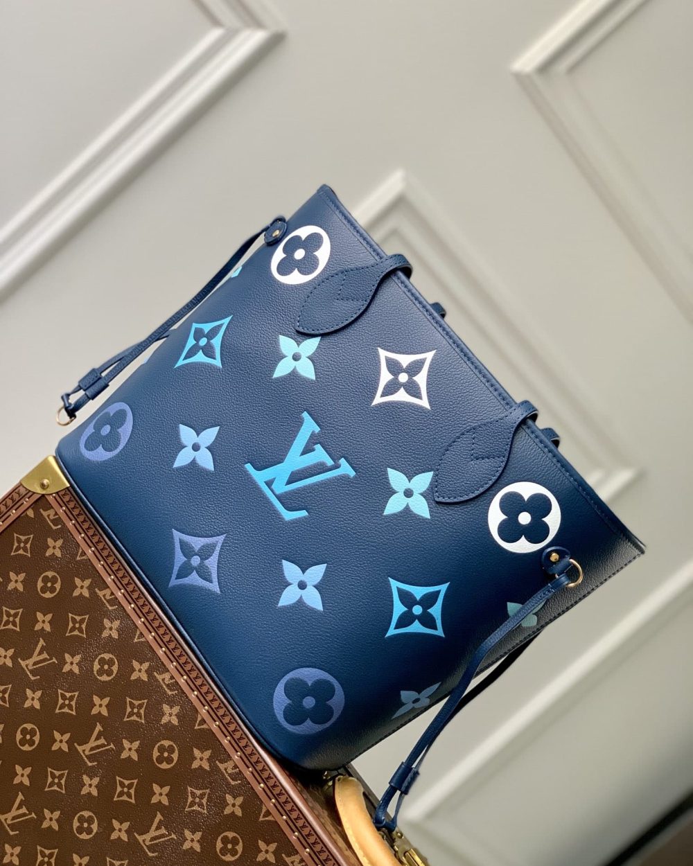 1:1 Replica Louis Vuitton LV Neverfull MM Monogram Empreinte Gradient Blue Luxury Women Bag M46514 - 30.9cm/ 12.2in