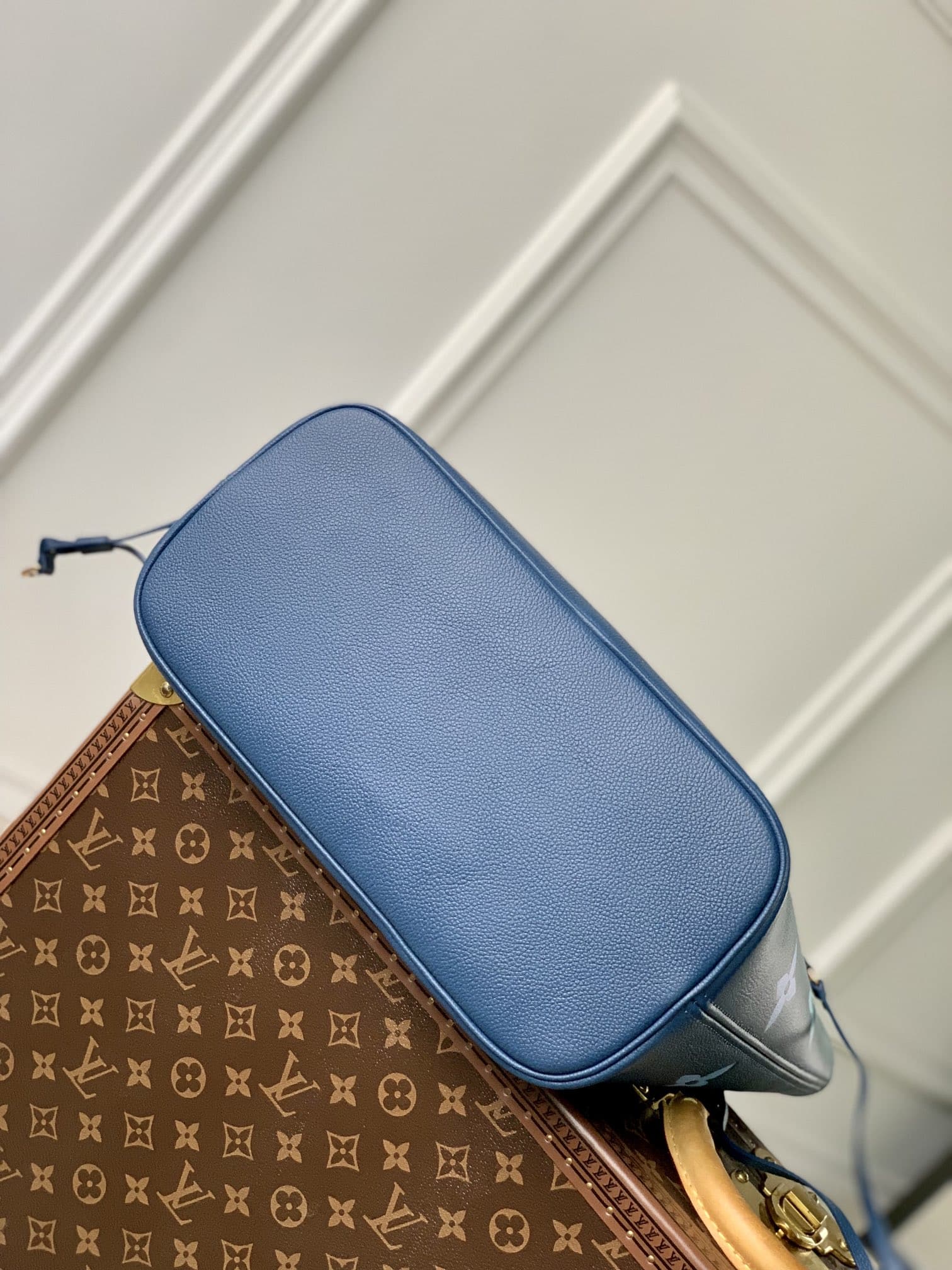 1:1 Replica Louis Vuitton LV Neverfull MM Monogram Empreinte Gradient Blue Luxury Women Bag M46514 - 30.9cm/ 12.2in - Image 6