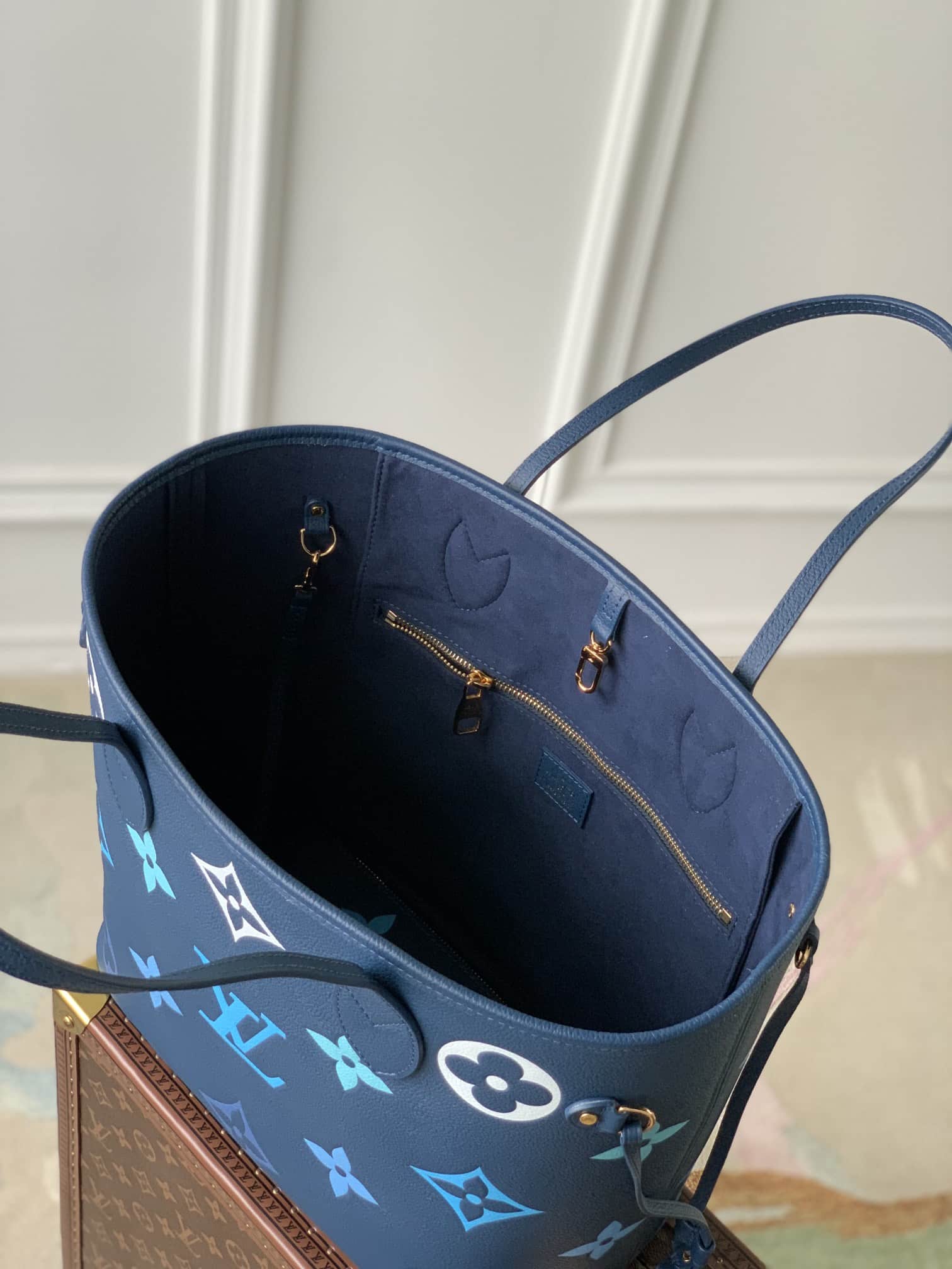 1:1 Replica Louis Vuitton LV Neverfull MM Monogram Empreinte Gradient Blue Luxury Women Bag M46514 - 30.9cm/ 12.2in - Image 5