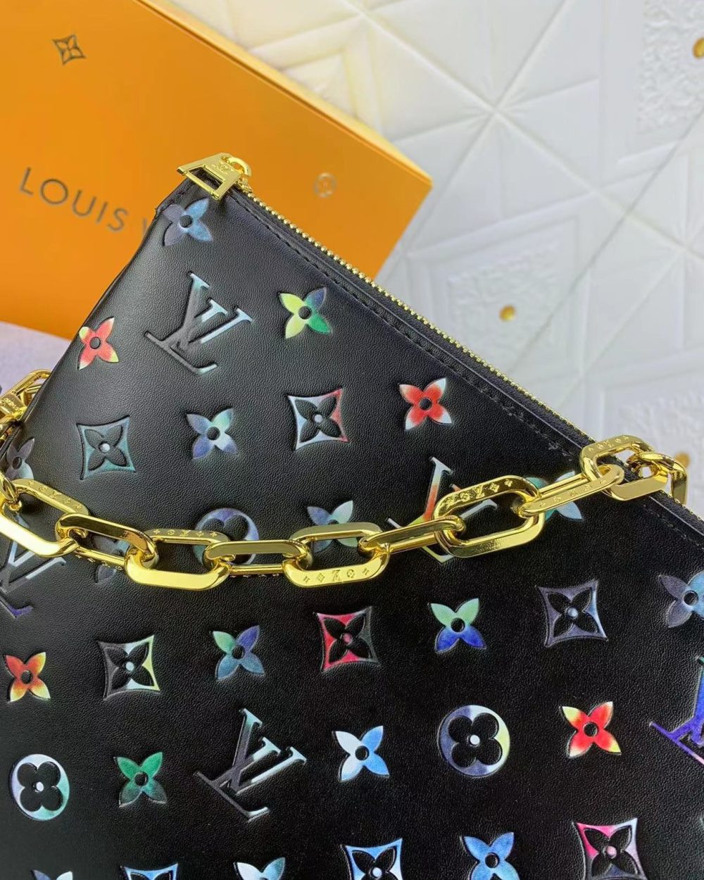 1:1 Replica Louis Vuitton LV Coussin MM Puffy Black Luxury Bag For Women M21204 - 13.4in/34cm