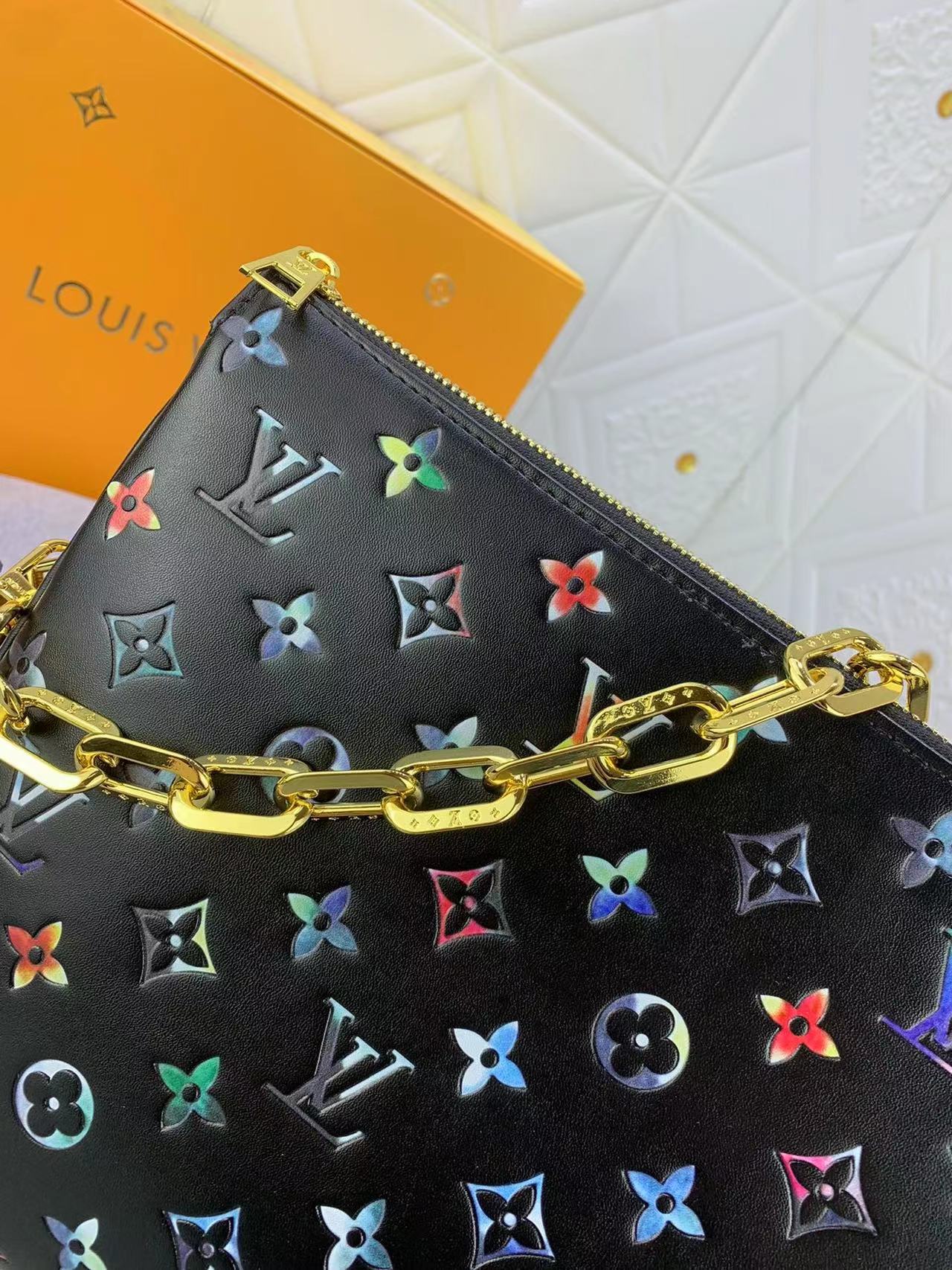 1:1 Replica Louis Vuitton LV Coussin MM Puffy Black Luxury Bag For Women M21204 - 13.4in/34cm - Image 6