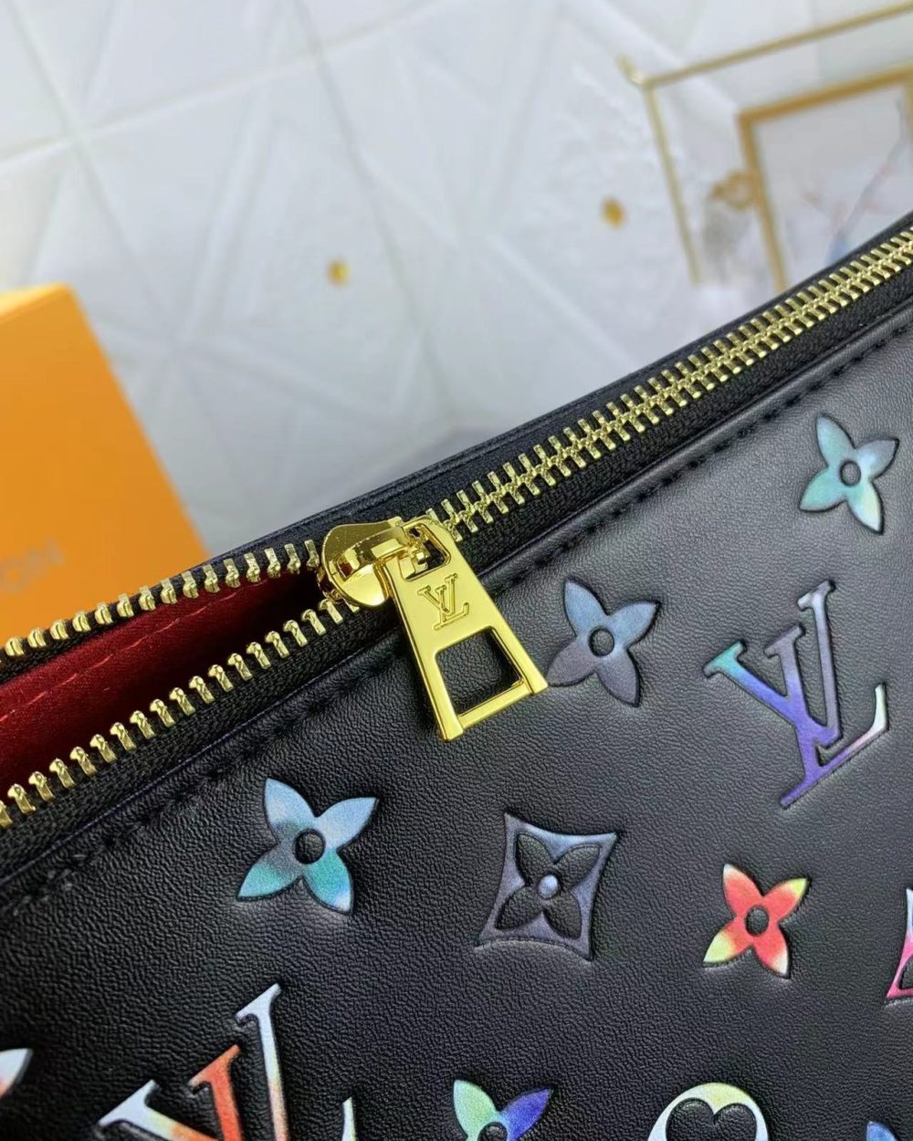 1:1 Replica Louis Vuitton LV Coussin MM Puffy Black Luxury Bag For Women M21204 - 13.4in/34cm