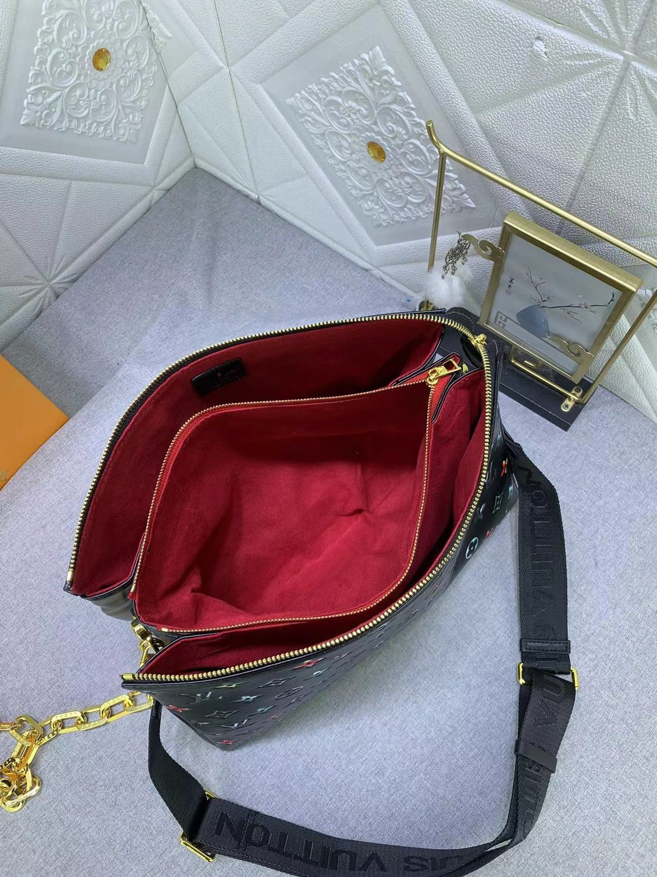 1:1 Replica Louis Vuitton LV Coussin MM Puffy Black Luxury Bag For Women M21204 - 13.4in/34cm - Image 10