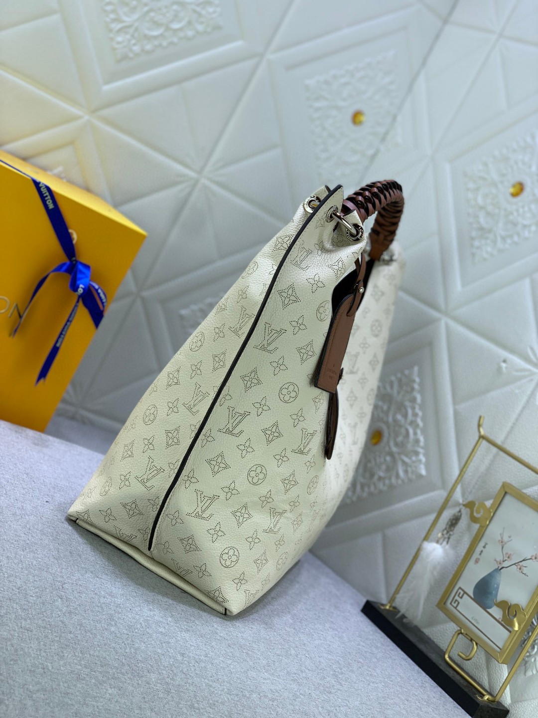 1:1 Replica Louis Vuitton LV Carmel Hobo Bag Ivory Luxurious Bag For Women - 13.8in/40cm - Image 3