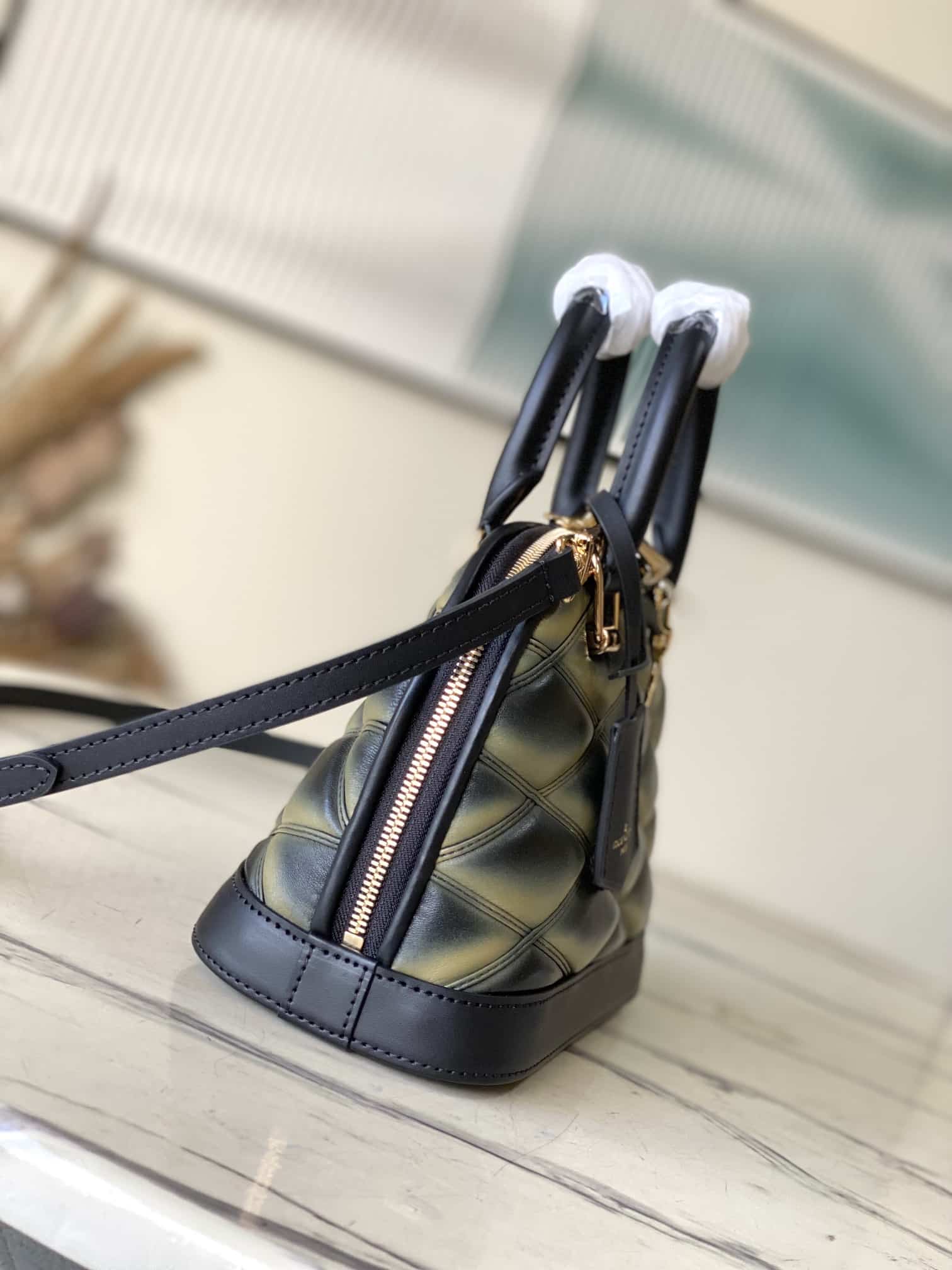 replica-louis-vuitton-lv-alma-bb-bag-m23576-4