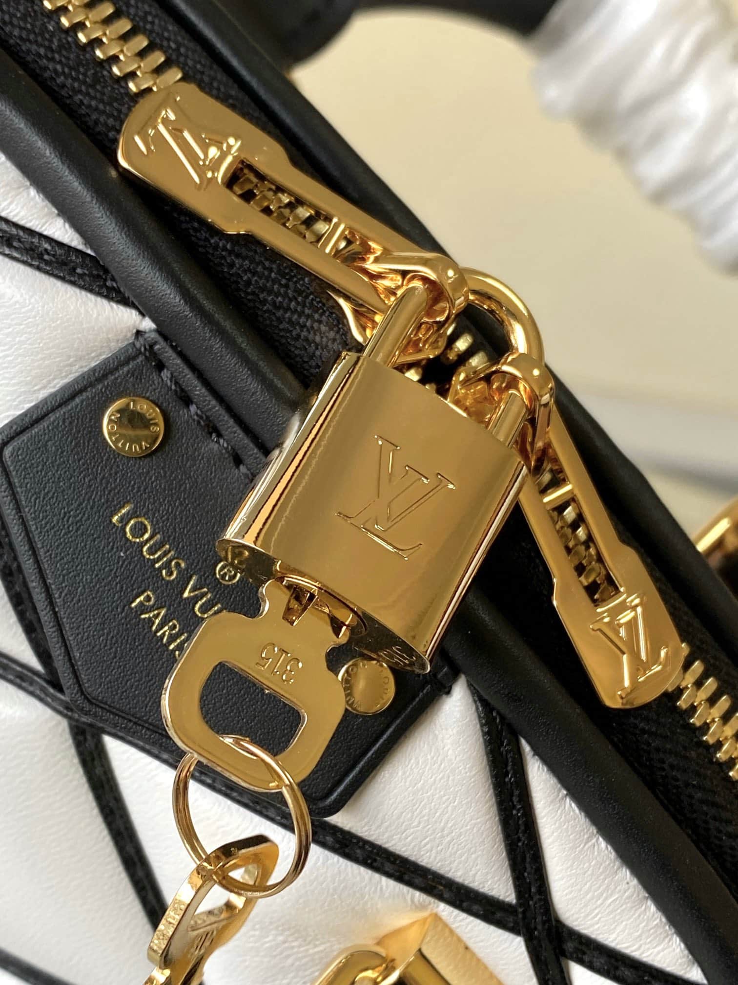 replica-louis-vuitton-lv-alma-bb-bag-m23761-7