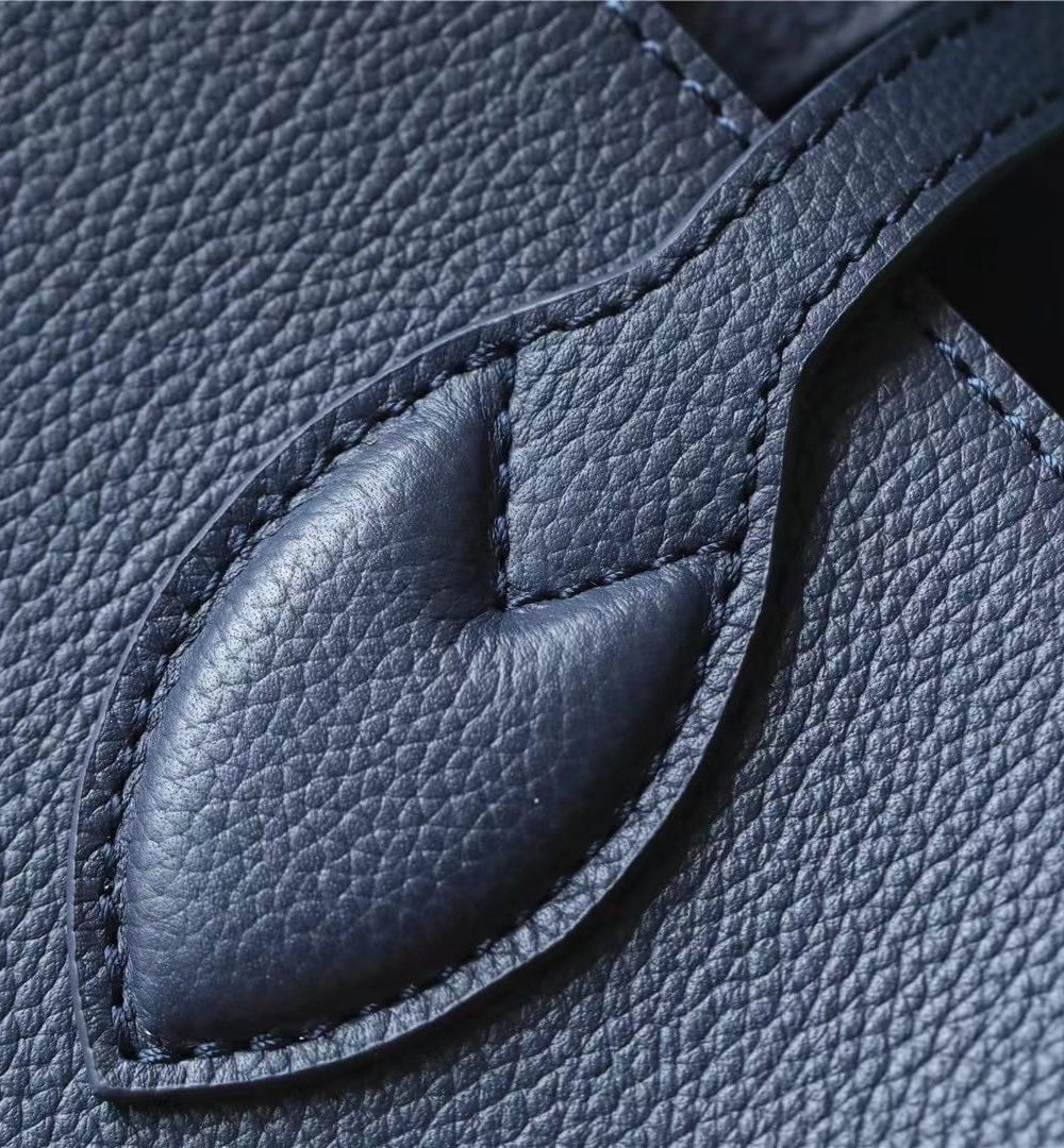 1:1 Replica Louis Vuitton LV LockMe Shopper Navy Luxury Bag For Women M20984 - 14.9in/38cm