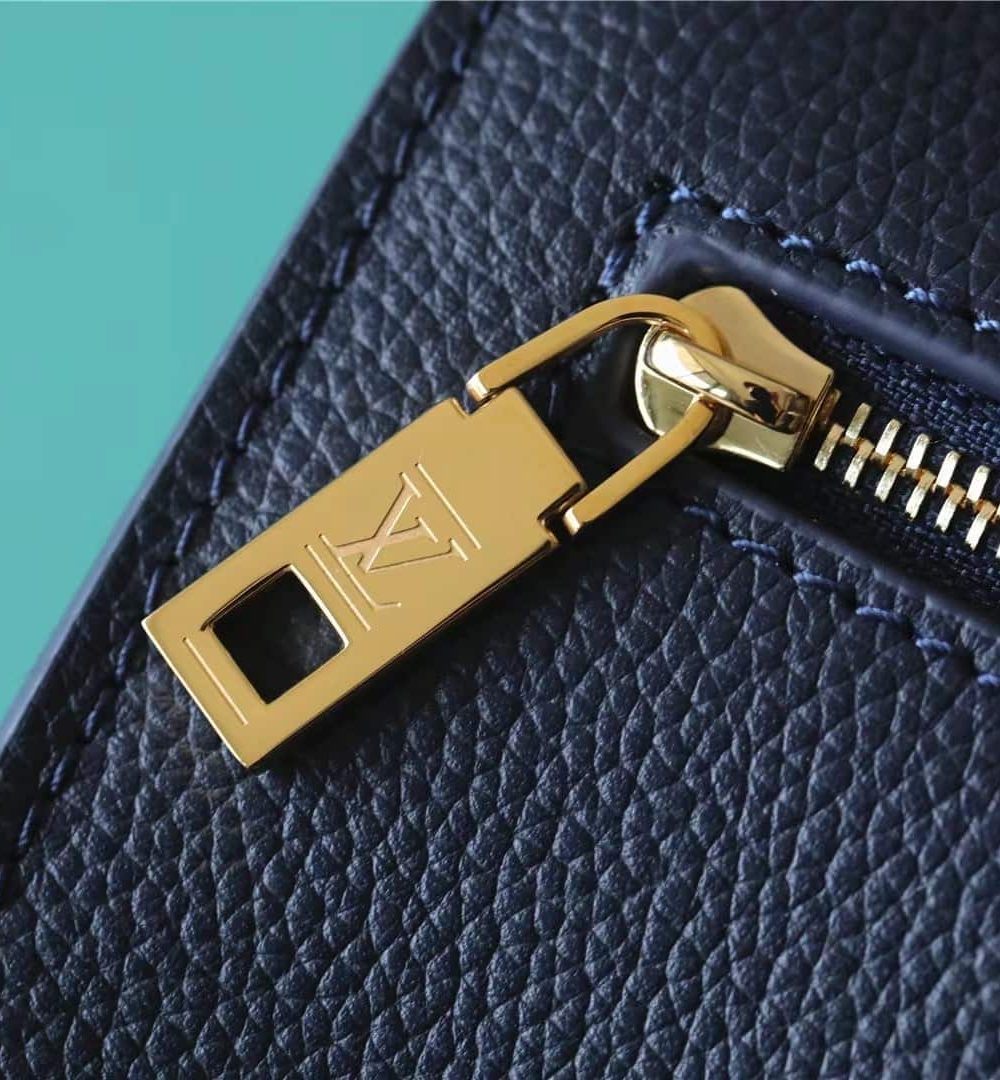 1:1 Replica Louis Vuitton LV LockMe Tender Navy Luxury Bag For Women - 8.8in/22.5cm