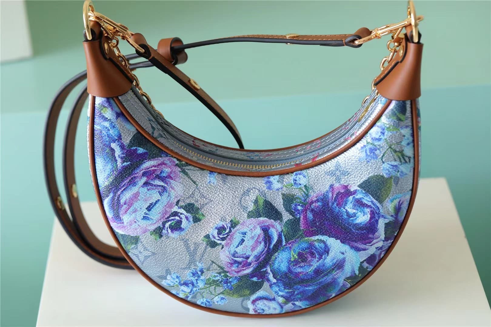 1:1 Replica Louis Vuitton LV Loop Blue Luxury Bag For Women M21183 - 9.1in/23cm - Image 7