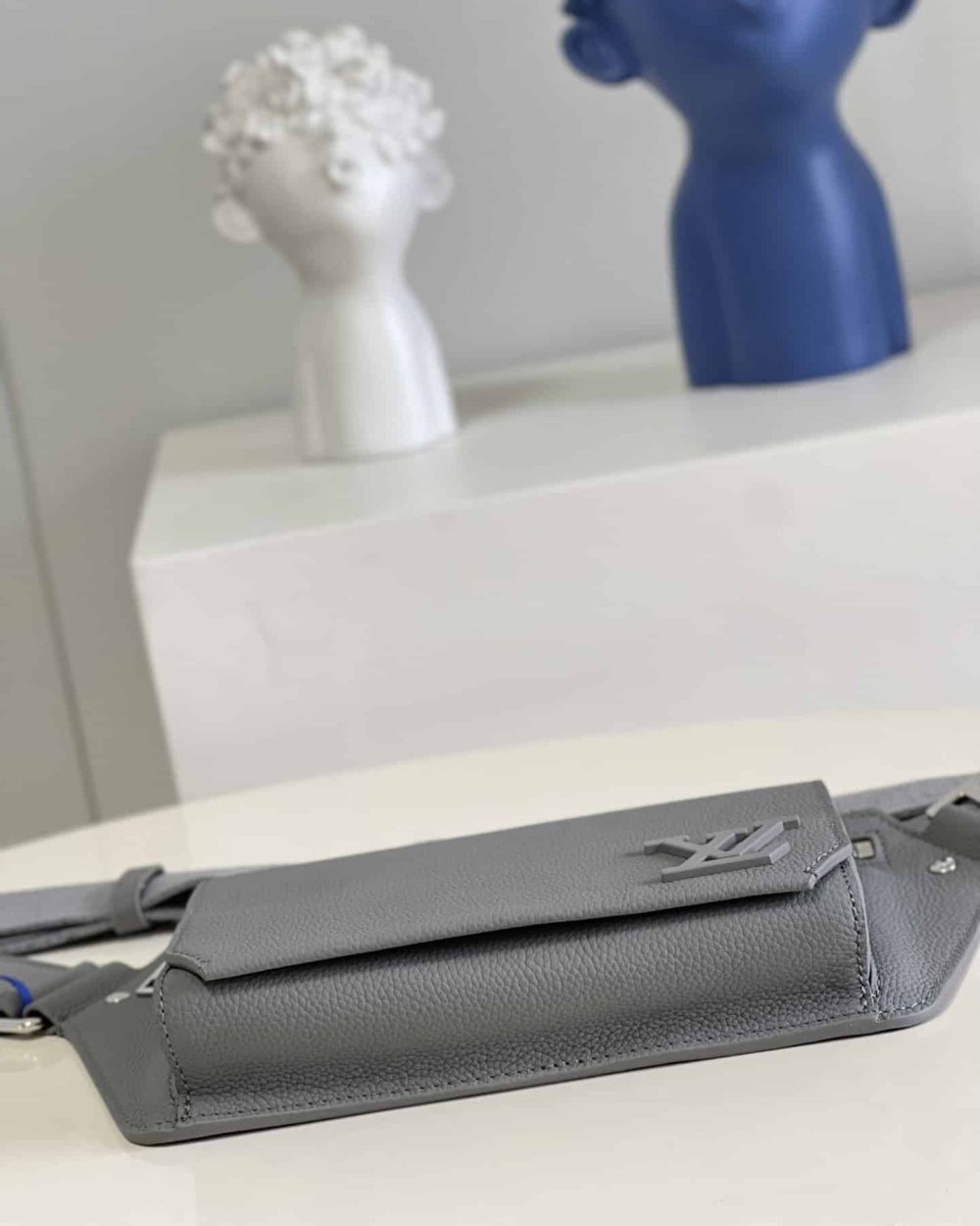 1:1 Replica Louis Vuitton LV Aerogram Slingbag Grey Unique Bag For Men M59625 - 30cm/ 11.8in