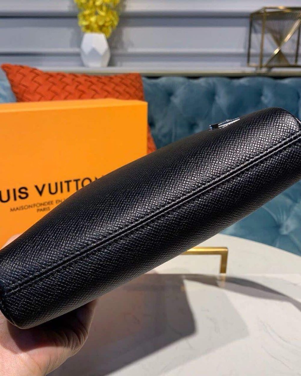 1:1 Replica Louis Vuitton LV Alex Messenger BB Taiga Black Unique Bag For Men M30265 - 9.8in/ 25cm