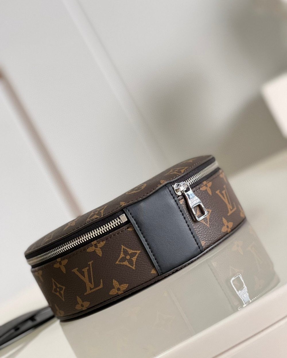 1:1 Replica Louis Vuitton LV Audio Case Brown Luxury Bag For Women M46273 - 7.9in/23cm