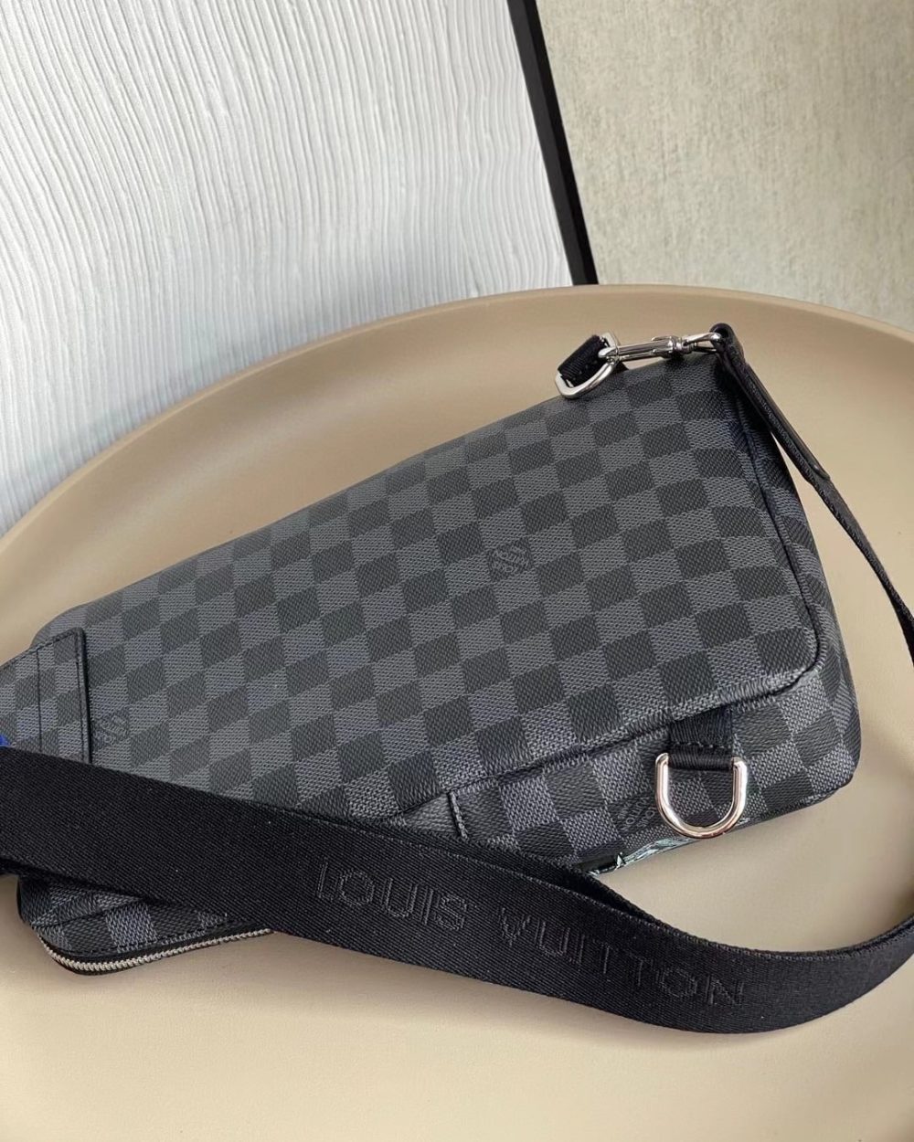 1:1 Replica Louis Vuitton LV Avenue Sling Bag Damier Graphite Unique Bag For Men N452877 - 12.2in/31cm