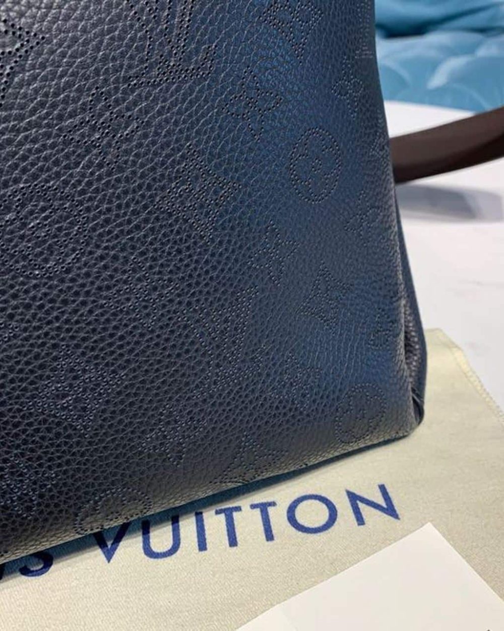 1:1 Replica Louis Vuitton LV Beaubourg Hobo MM Black Luxury Bag For Women M56073 - 12.6in/32cm