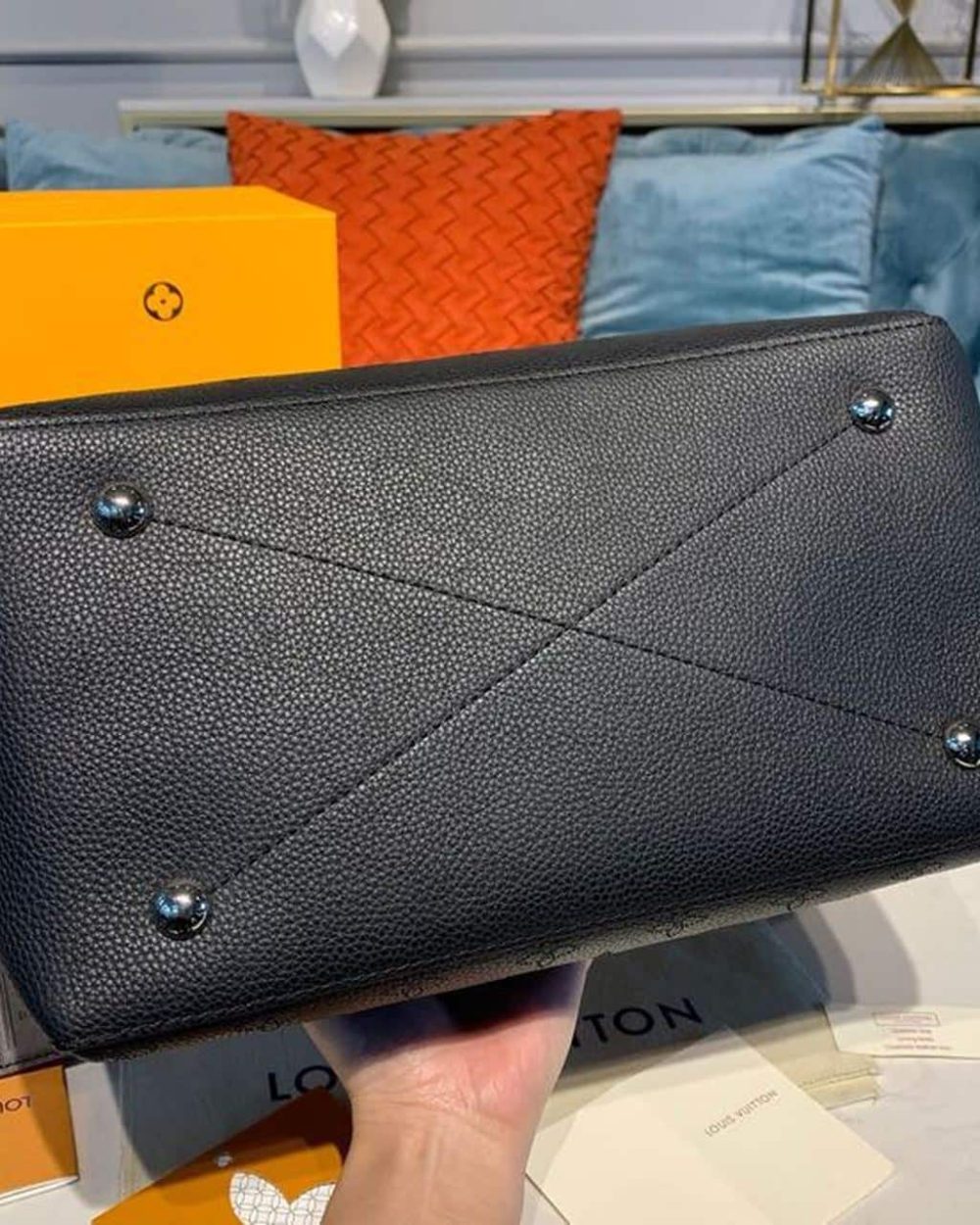 1:1 Replica Louis Vuitton LV Beaubourg Hobo MM Black Luxury Bag For Women M56073 - 12.6in/32cm