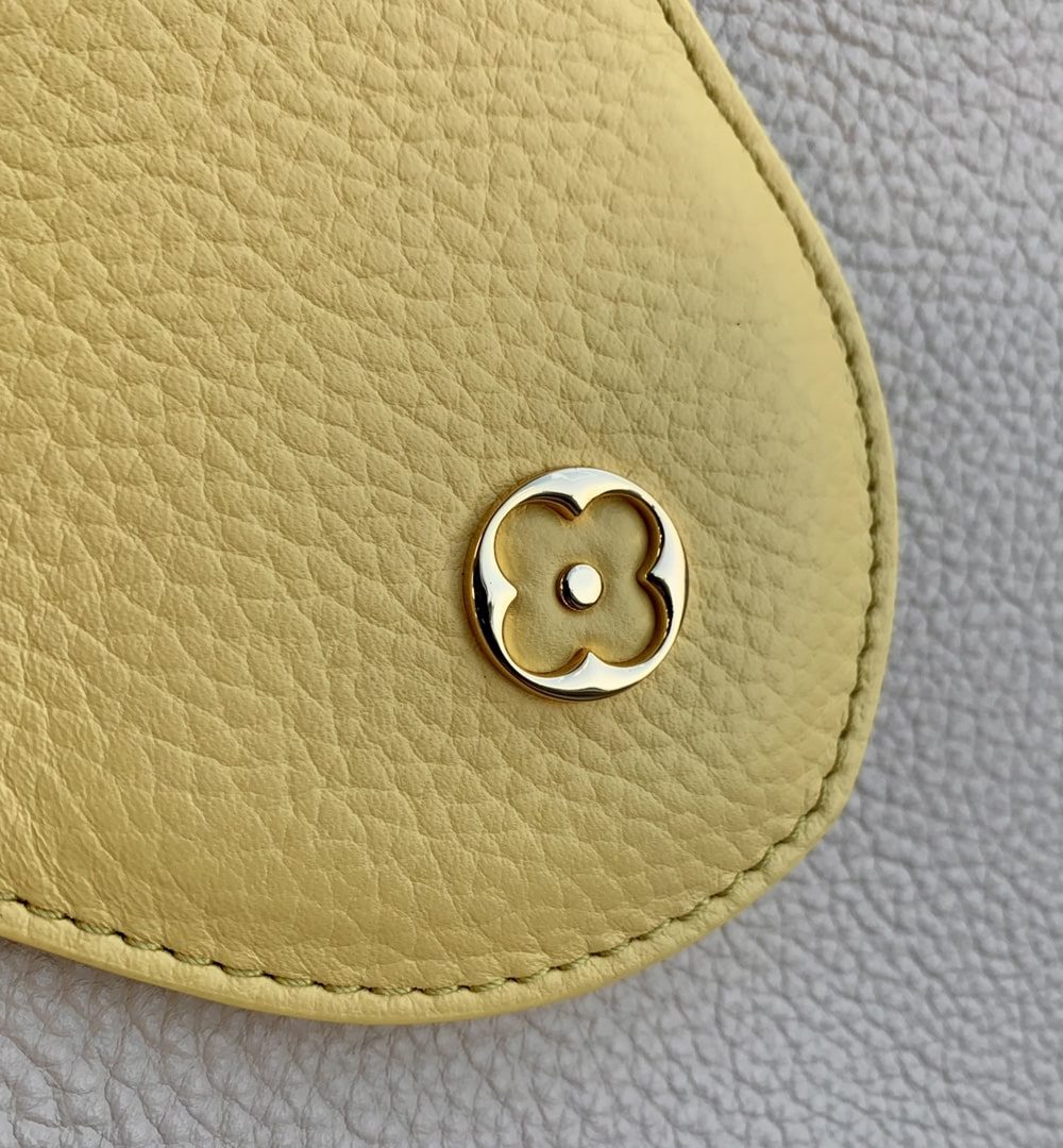 1:1 Replica Louis Vuitton LV Capucines MM Taurillon Creme Beige/ Plume Yellow Berlingot Luxury Bag For Women M59883 - 12.4in/31.5cm