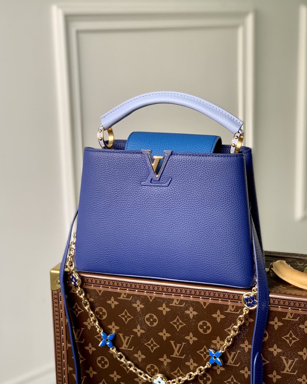 louis-vuitton-capuciness-mm-blue-m20844