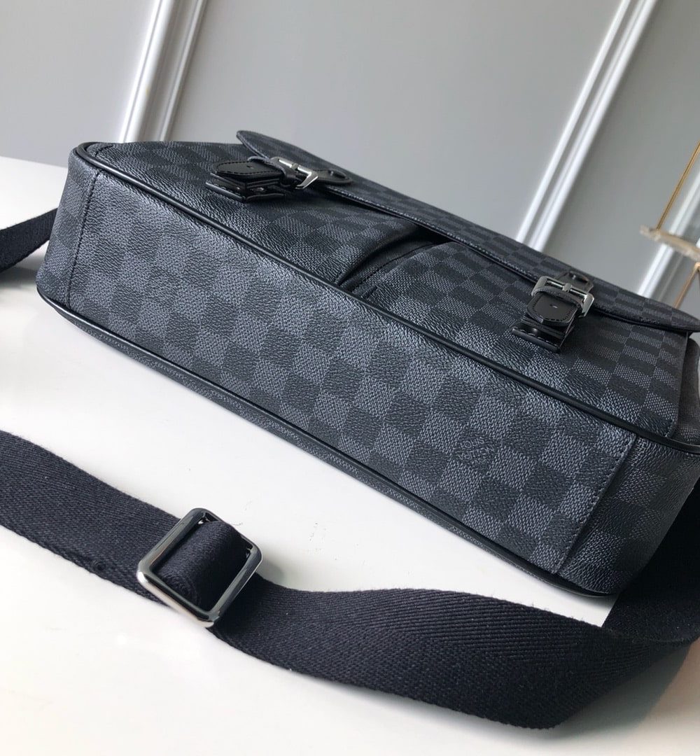 1:1 Replica Louis Vuitton LV Christopher Messenger Bag Damier Graphite Canvas Essential Bag For Men N41500 - 13in/33cm
