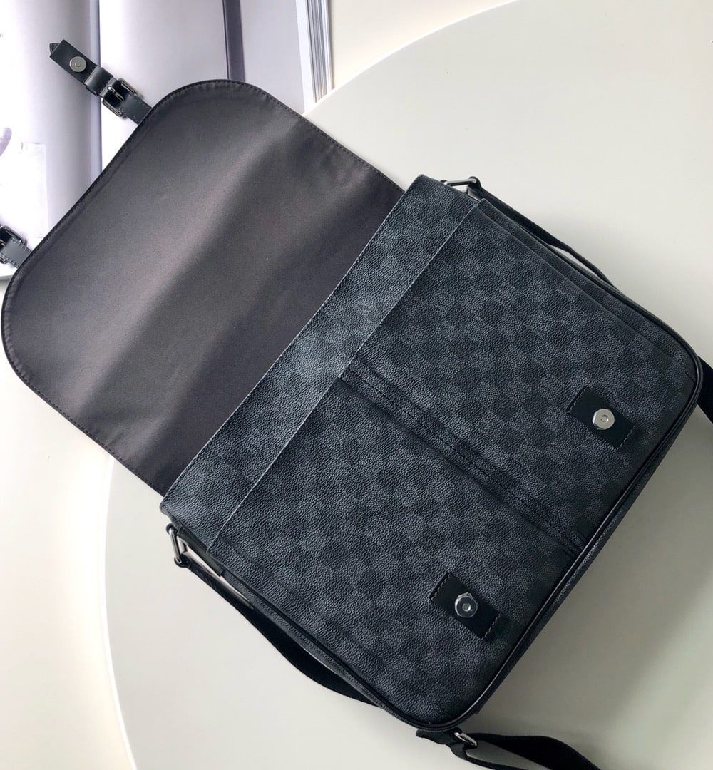 1:1 Replica Louis Vuitton LV Christopher Messenger Bag Damier Graphite Canvas Essential Bag For Men N41500 - 13in/33cm