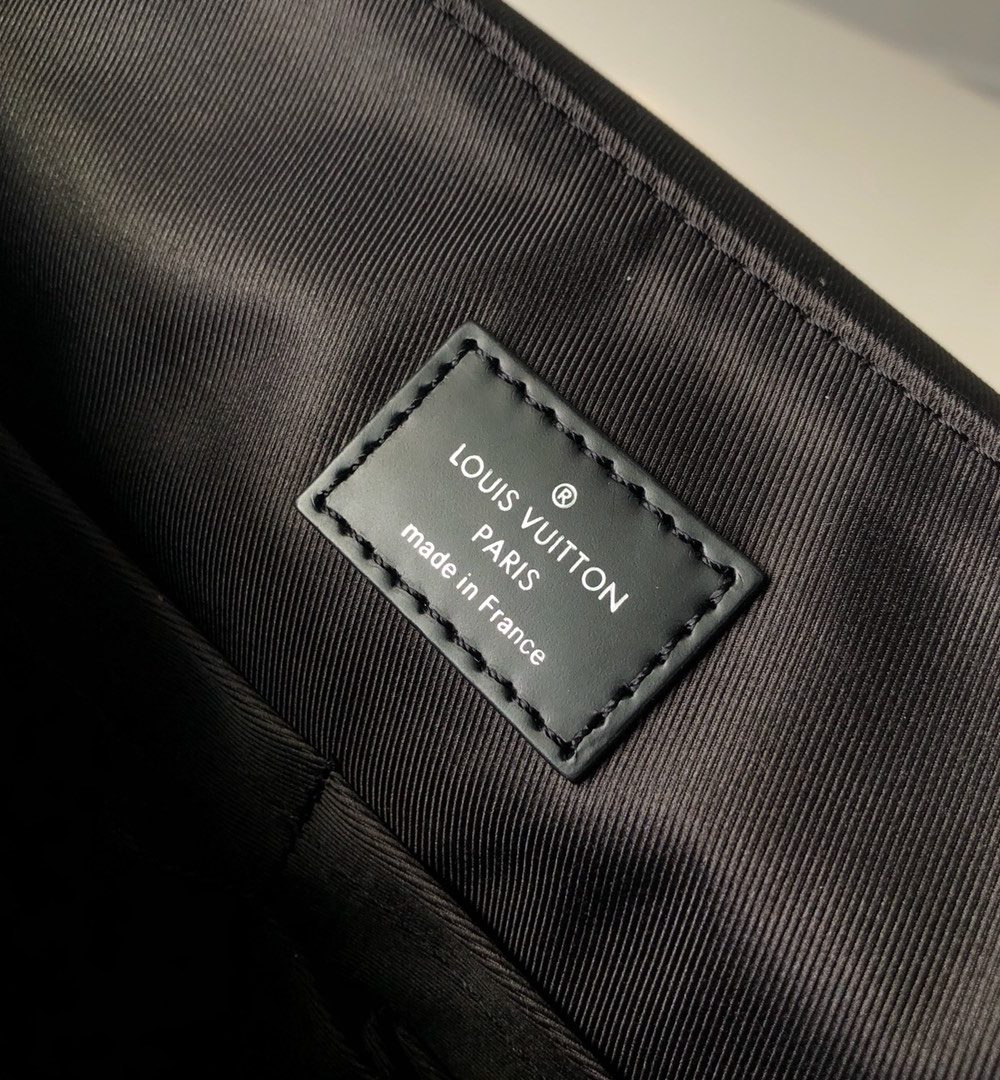 1:1 Replica Louis Vuitton LV Christopher Messenger Bag Damier Graphite Canvas Essential Bag For Men N41500 - 13in/33cm