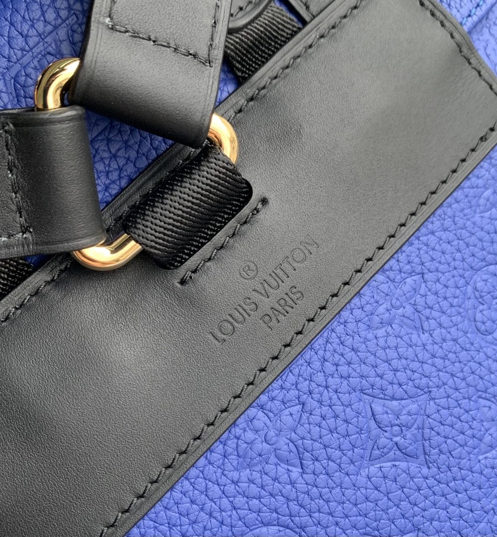 1:1 Replica Louis Vuitton LV CHRISTOPHER MM Essential Bag For Men M21104 - 17.3in/43.94cm