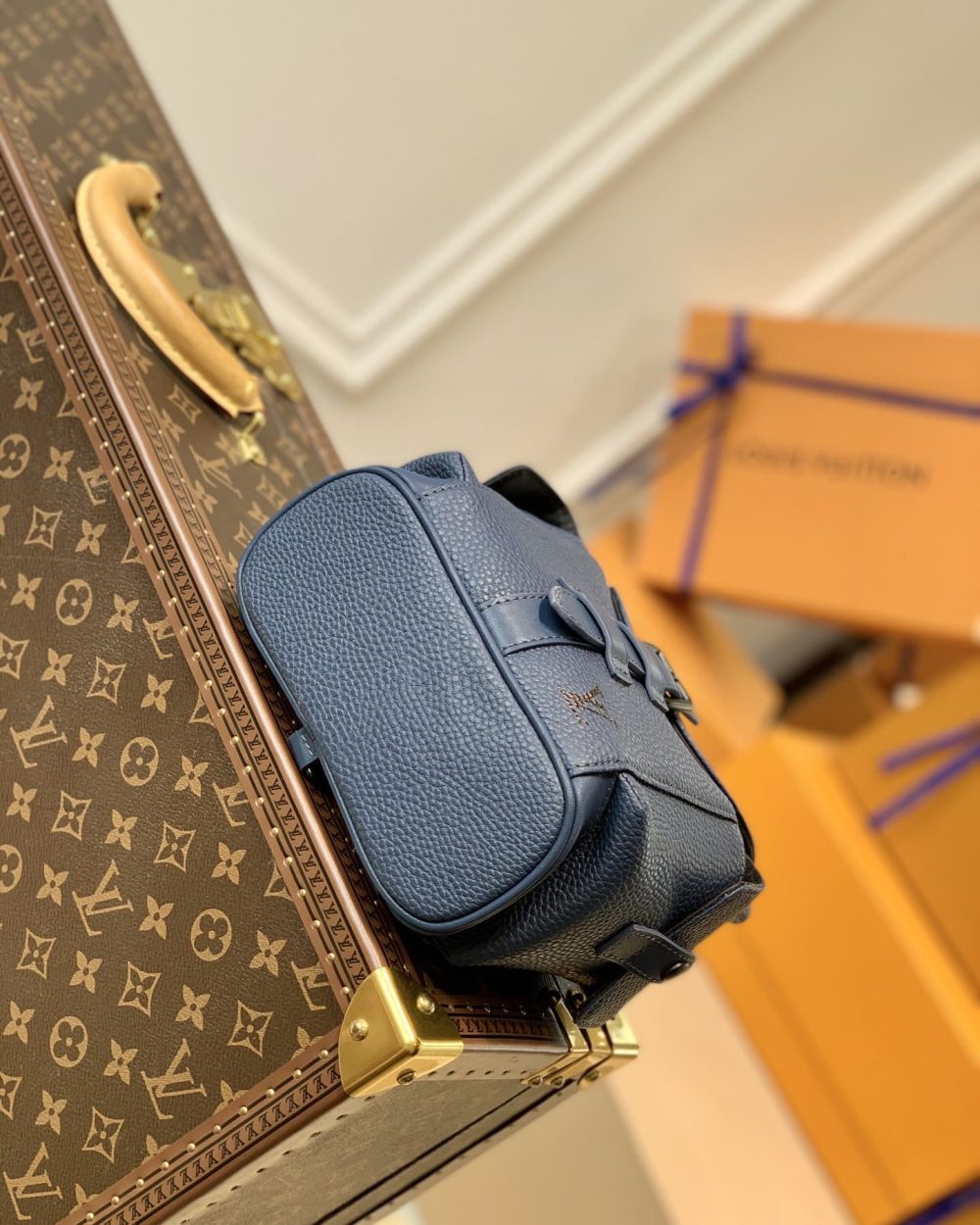 1:1 Replica Louis Vuitton LV Christopher XS Taurillon Blue Essential Bag For Men M58495 - 7.7in/19.5cm