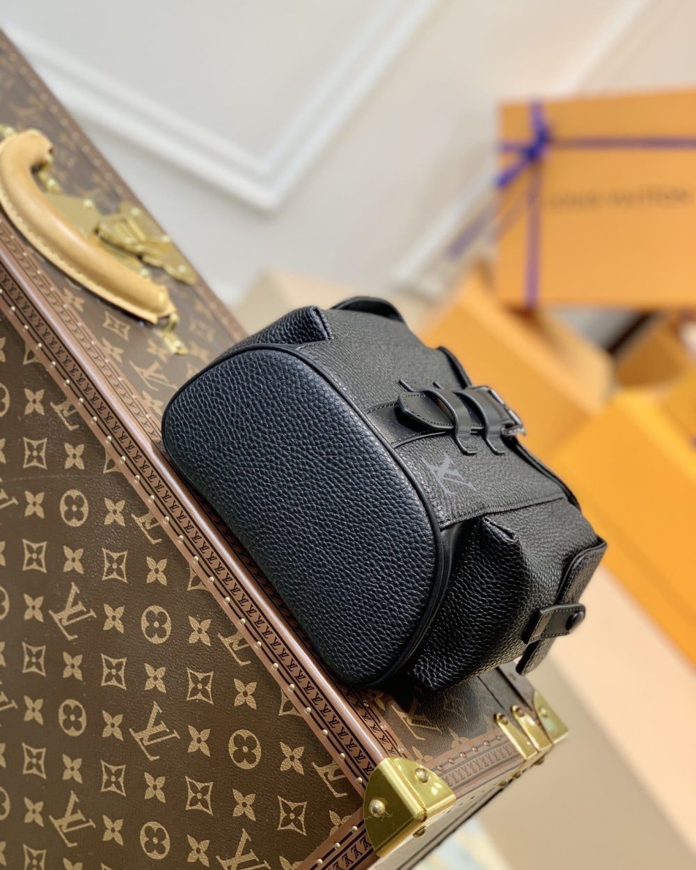 1:1 Replica Louis Vuitton LV Christopher XS Taurillon Black Essential Bag For Men M58495 - 7.7in/19.5cm