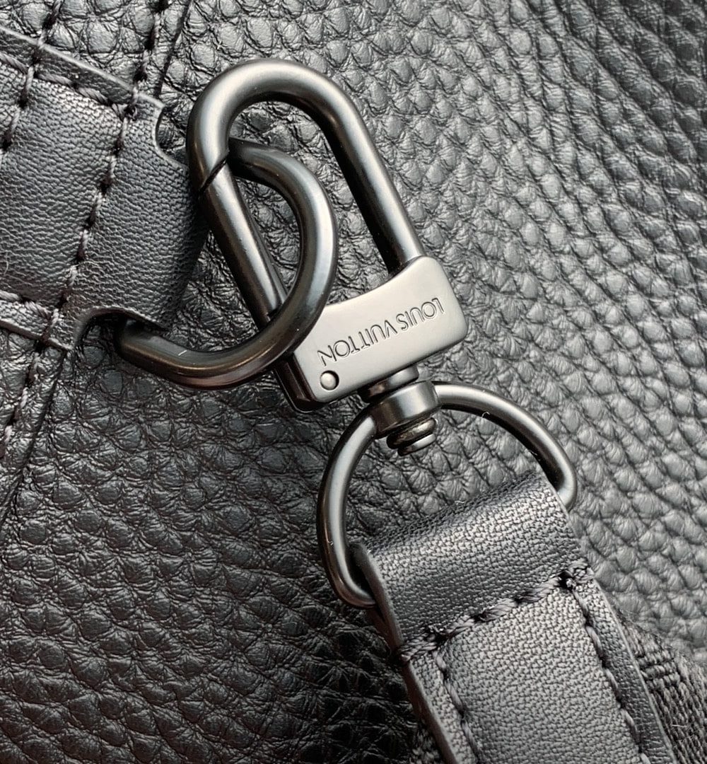 1:1 Replica Louis Vuitton LV Christopher XS Taurillon Black Essential Bag For Men M58495 - 7.7in/19.5cm