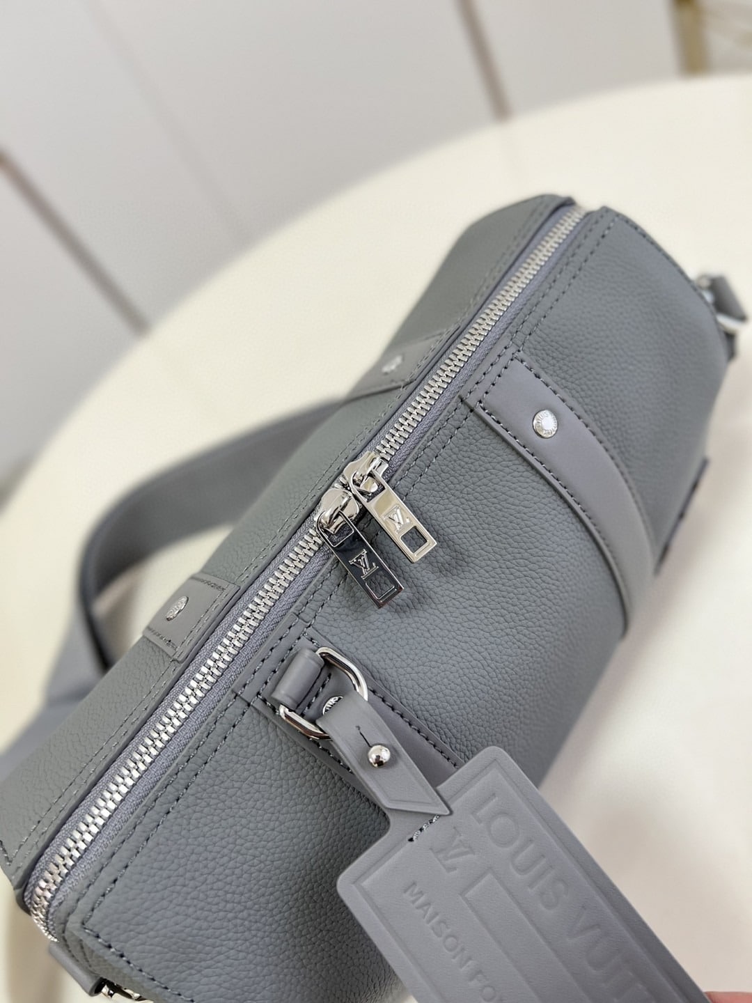 1:1 Replica Louis Vuitton LV City Keepall Aerogram Grey Innovative Bag For Men M59328 - 10.6in/27cm - Image 2