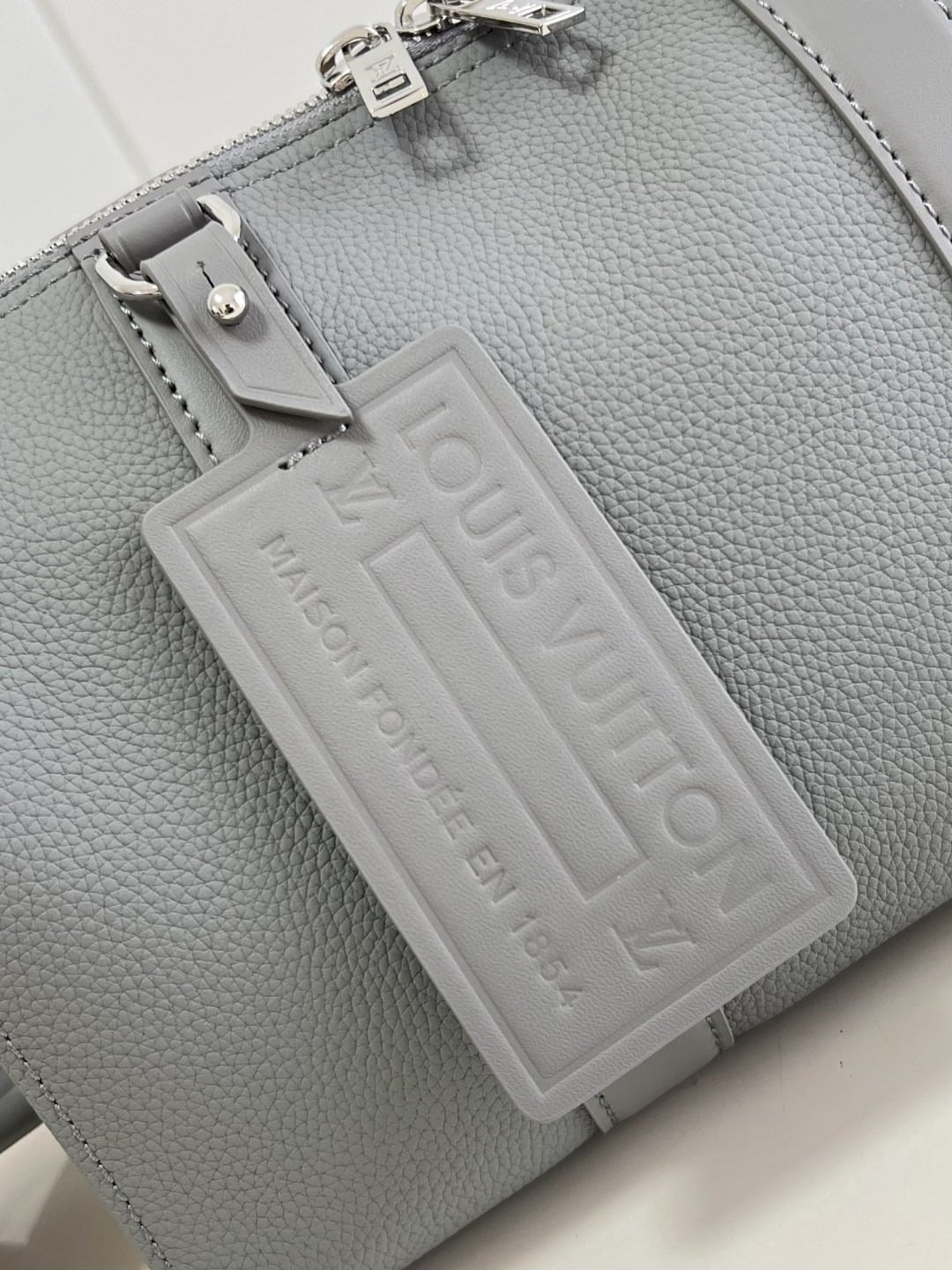 1:1 Replica Louis Vuitton LV City Keepall Aerogram Grey Innovative Bag For Men M59328 - 10.6in/27cm - Image 9