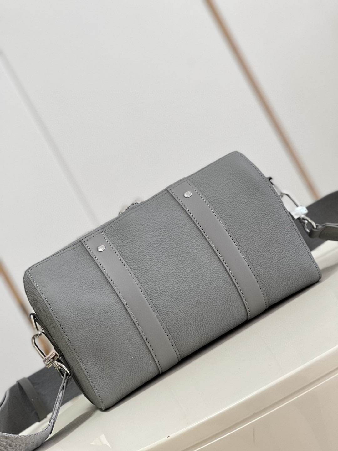 1:1 Replica Louis Vuitton LV City Keepall Aerogram Grey Innovative Bag For Men M59328 - 10.6in/27cm - Image 8