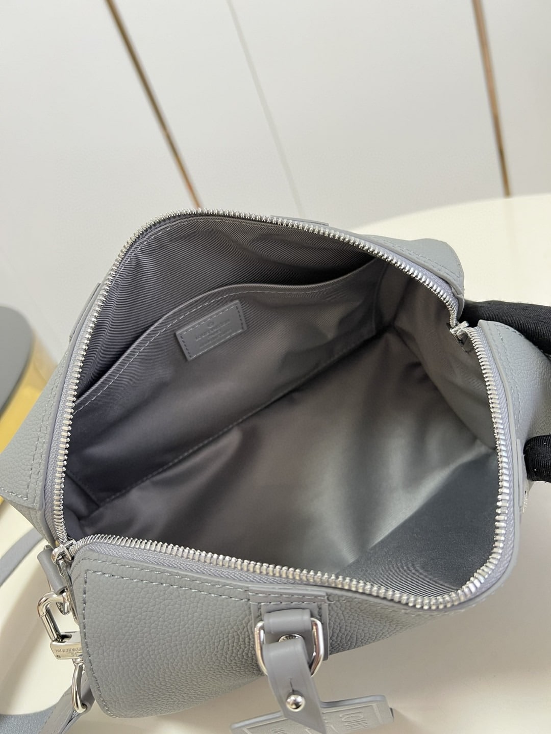 1:1 Replica Louis Vuitton LV City Keepall Aerogram Grey Innovative Bag For Men M59328 - 10.6in/27cm - Image 5