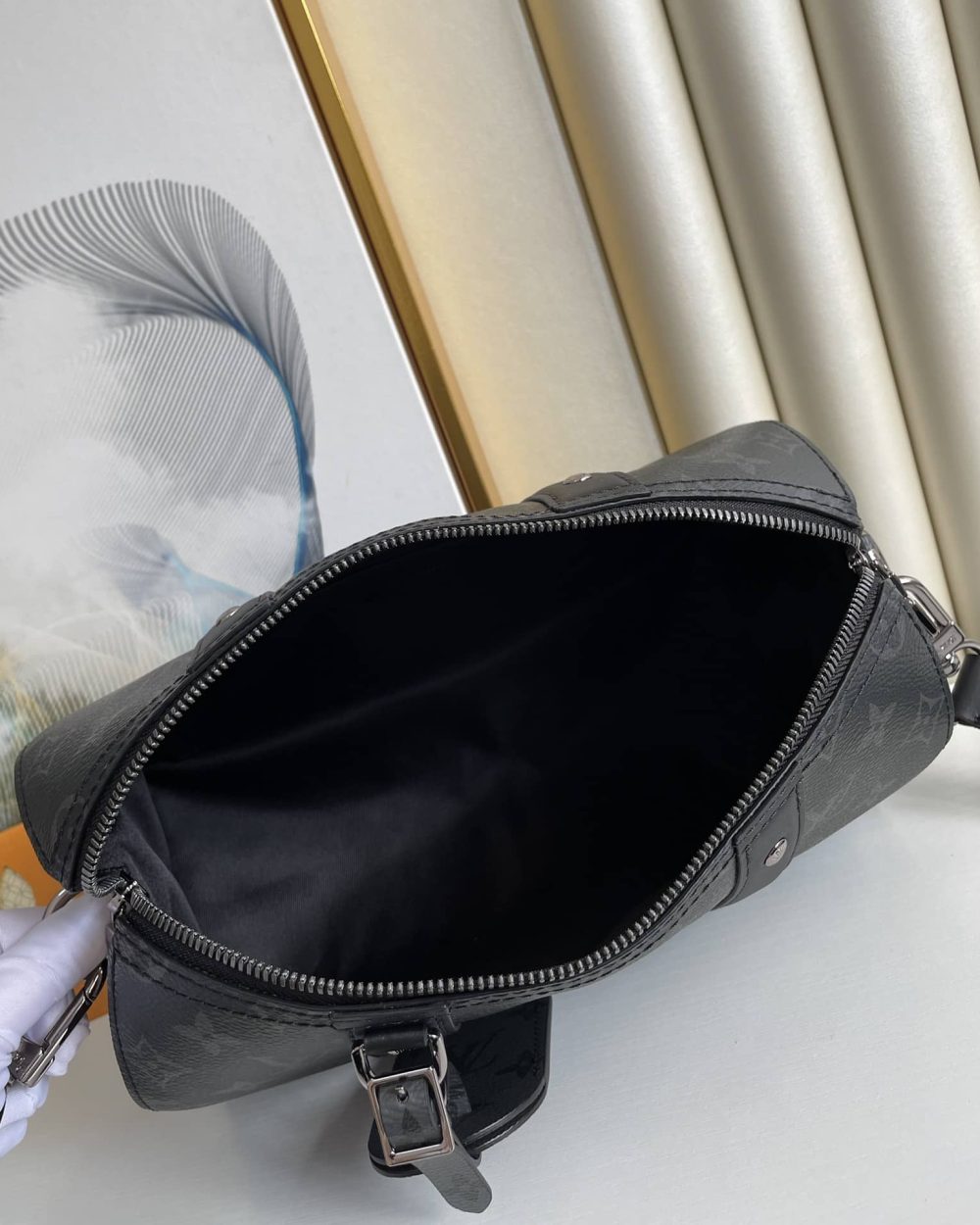 1:1 Replica Louis Vuitton LV City Keepall Monogram Eclipse Reverse Innovative Bag For Men M45936 - 10.6in/27cm