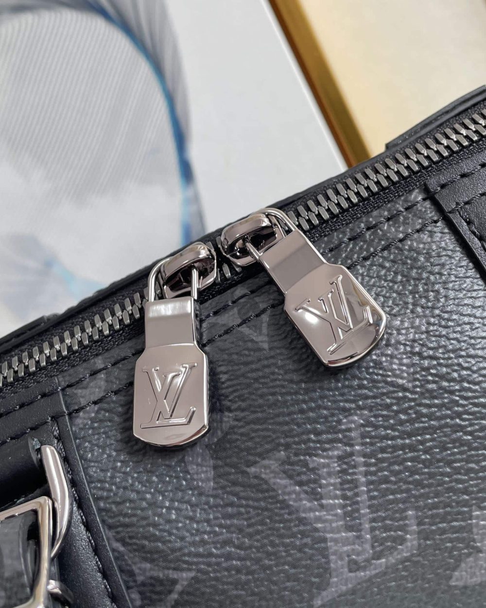 1:1 Replica Louis Vuitton LV City Keepall Monogram Eclipse Reverse Innovative Bag For Men M45936 - 10.6in/27cm