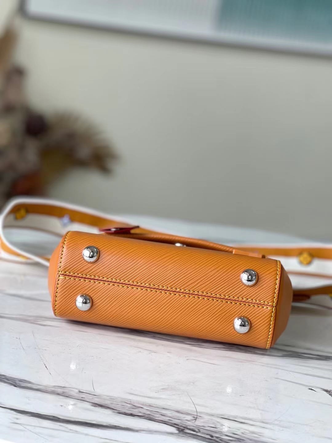 1:1 Replica Louis Vuitton LV Cluny Mini Epi Gold Miel Luxury Bag For Women M58931 - 20cm/7.9in - Image 5