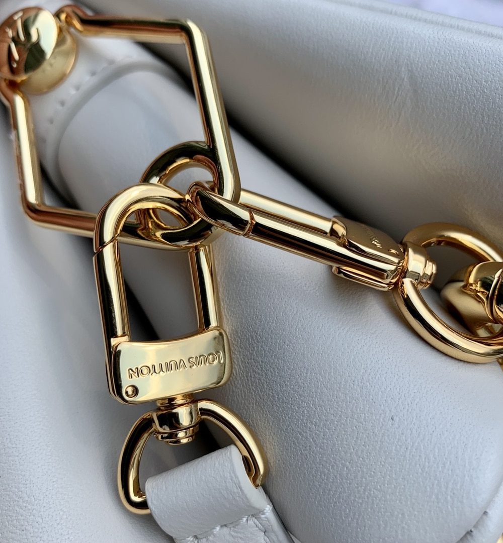 1:1 Replica Louis Vuitton LV Coussin BB Bag Luxury Bag For Women M22993 - 8.3 Inches/ 21 Cm