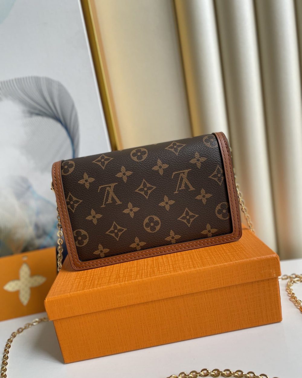 1:1 Replica Louis Vuitton LV Dauphine Chain Wallet Combines Monogram And Monogram Reverse Canvas By Nicolas Ghesquière Luxury Bag For Women M68746 - 19cm