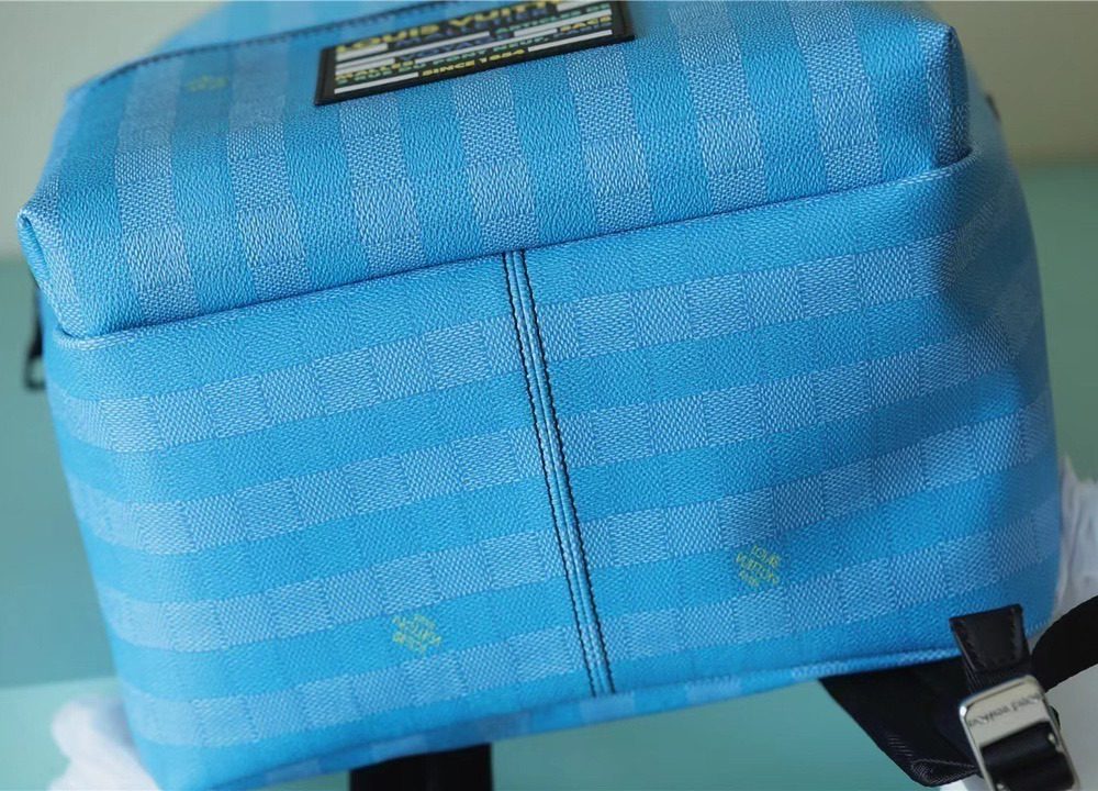 1:1 Replica Louis Vuitton LV Discovery Backpack Damier Stripes Canvas Gradient Blue Unique For Men M59913 - 40cm