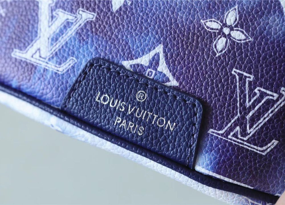 1:1 Replica Louis Vuitton LV Discovery Bumbag PM Monogram Blue Unique Bag For Men M20587 - 17.3in/44cm