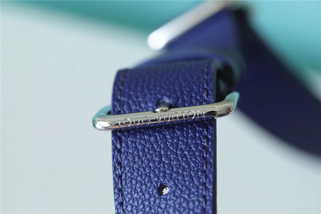 1:1 Replica Louis Vuitton LV Discovery Bumbag PM Monogram Blue Unique Bag For Men M20587 - 17.3in/44cm - Image 5