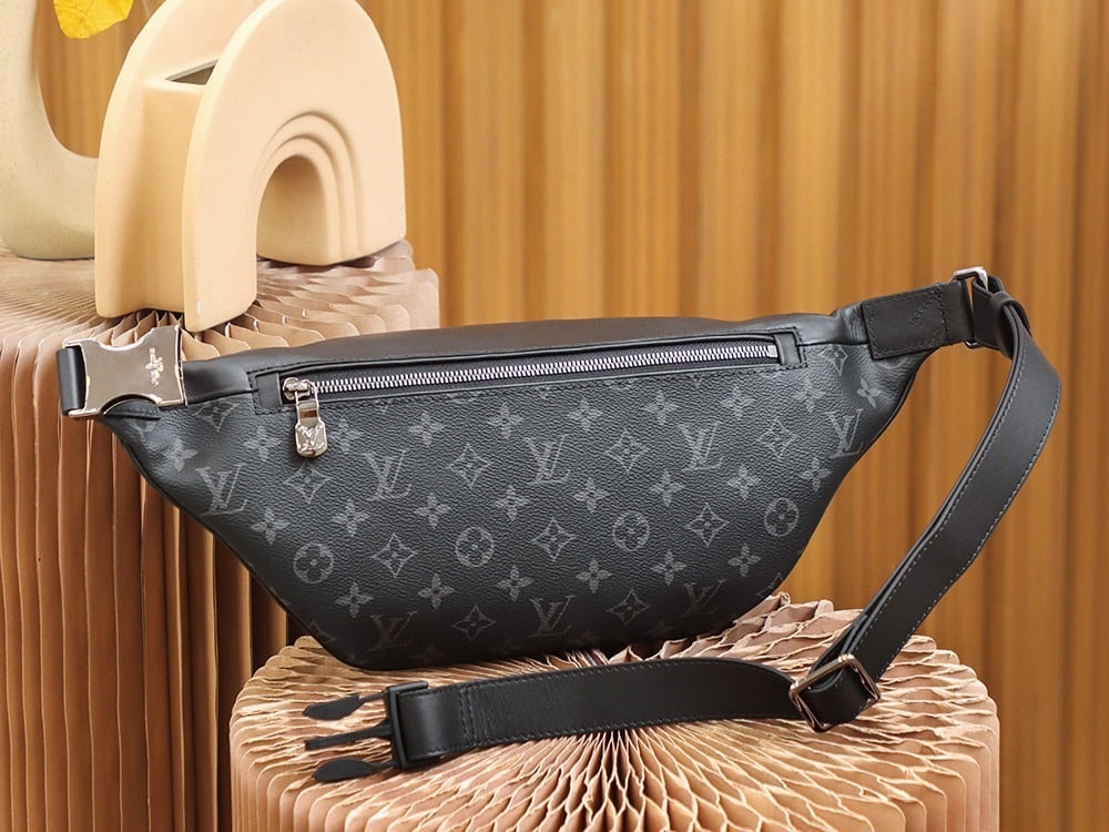 1:1 Replica Louis Vuitton LV Discovery Bumbag PM Monogram Eclipse Canvas Unique bag For Men M46035 - 17.3in/44cm - Image 3