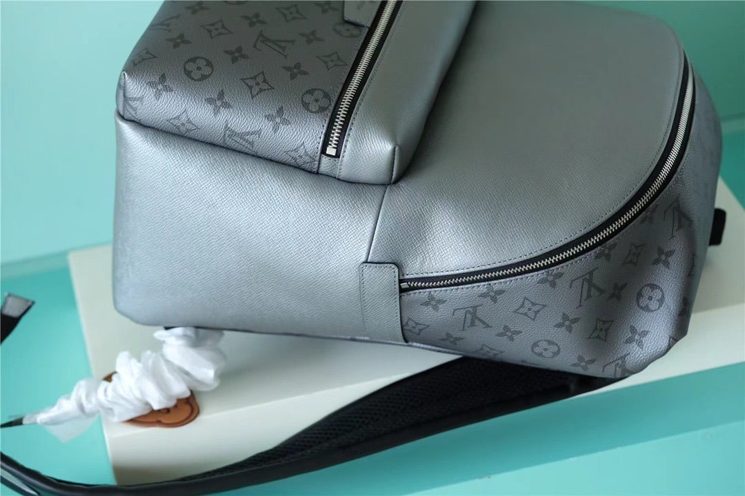 1:1 Replica Louis Vuitton LV Discovery PM Backpack Monogram/Taiga Gunmetal Gray Unique Bag For Men M30835 - 15.7in/40cm - Image 6