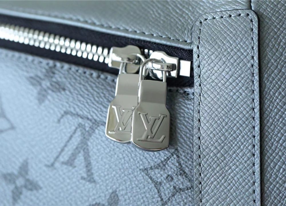 1:1 Replica Louis Vuitton LV Discovery PM Backpack Monogram/Taiga Gunmetal Gray Unique Bag For Men M30835 - 15.7in/40cm