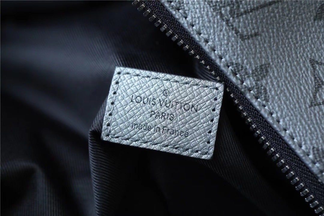 1:1 Replica Louis Vuitton LV Discovery PM Backpack Monogram/Taiga Gunmetal Gray Unique Bag For Men M30835 - 15.7in/40cm - Image 3